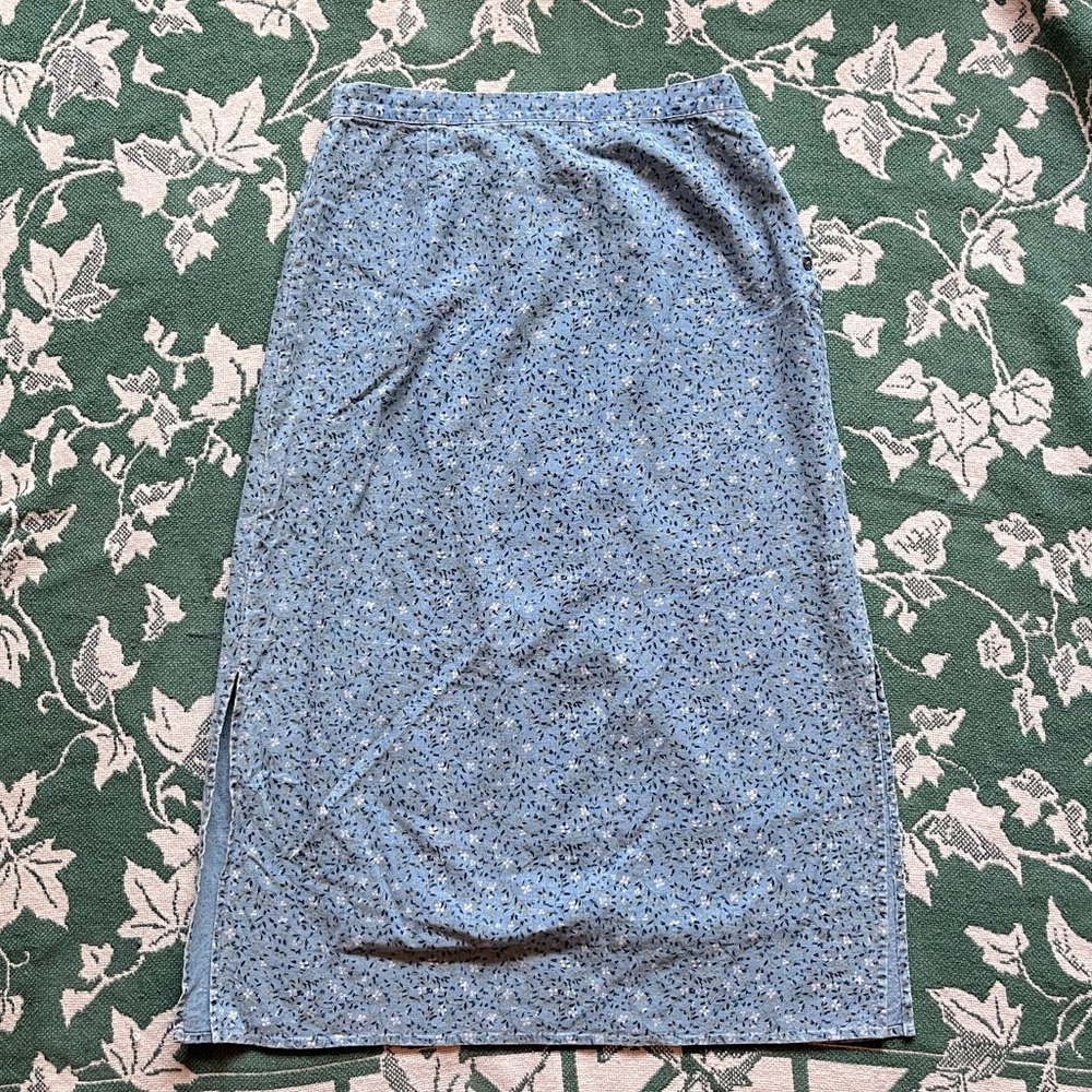 vintage denim skirt with tiny yellow and white flowers on it
